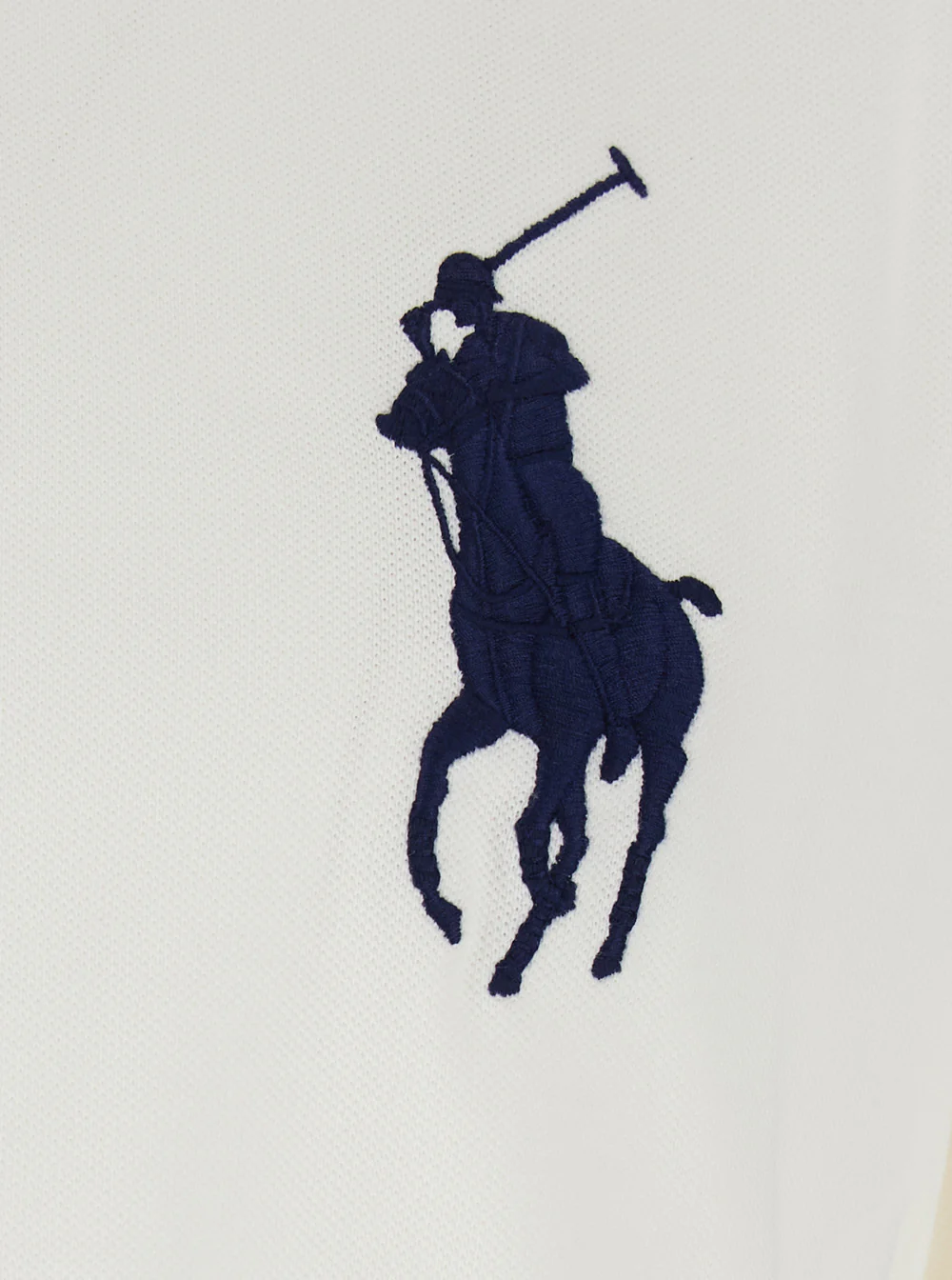 Camiseta Polo Ralph Lauren Custom Fit Branca com Maxi Pônei na Frente e Logotipo Numérico na Manga em Algodão para Homens Camiseta Polo Ralph Lauren Custom Fit Branca com Maxi Pônei na Frente e Logotipo Numérico na Manga em Algodão para Homens
