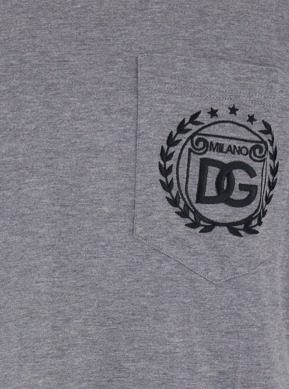Camiseta Cinza com Gola Redonda Dolce & Gabbana com Bordado de Logotipo na Frente em Camisetas de Homem e Camisetas Polo