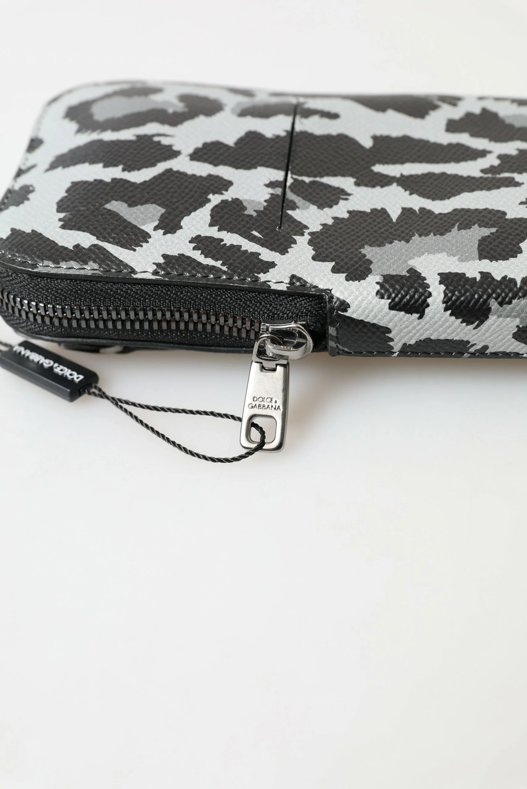 Dolce & Gabbana Bolsa de Couro com Estampa de Leopardo Cinza para Homens, Bolsa de Celular de Ombro