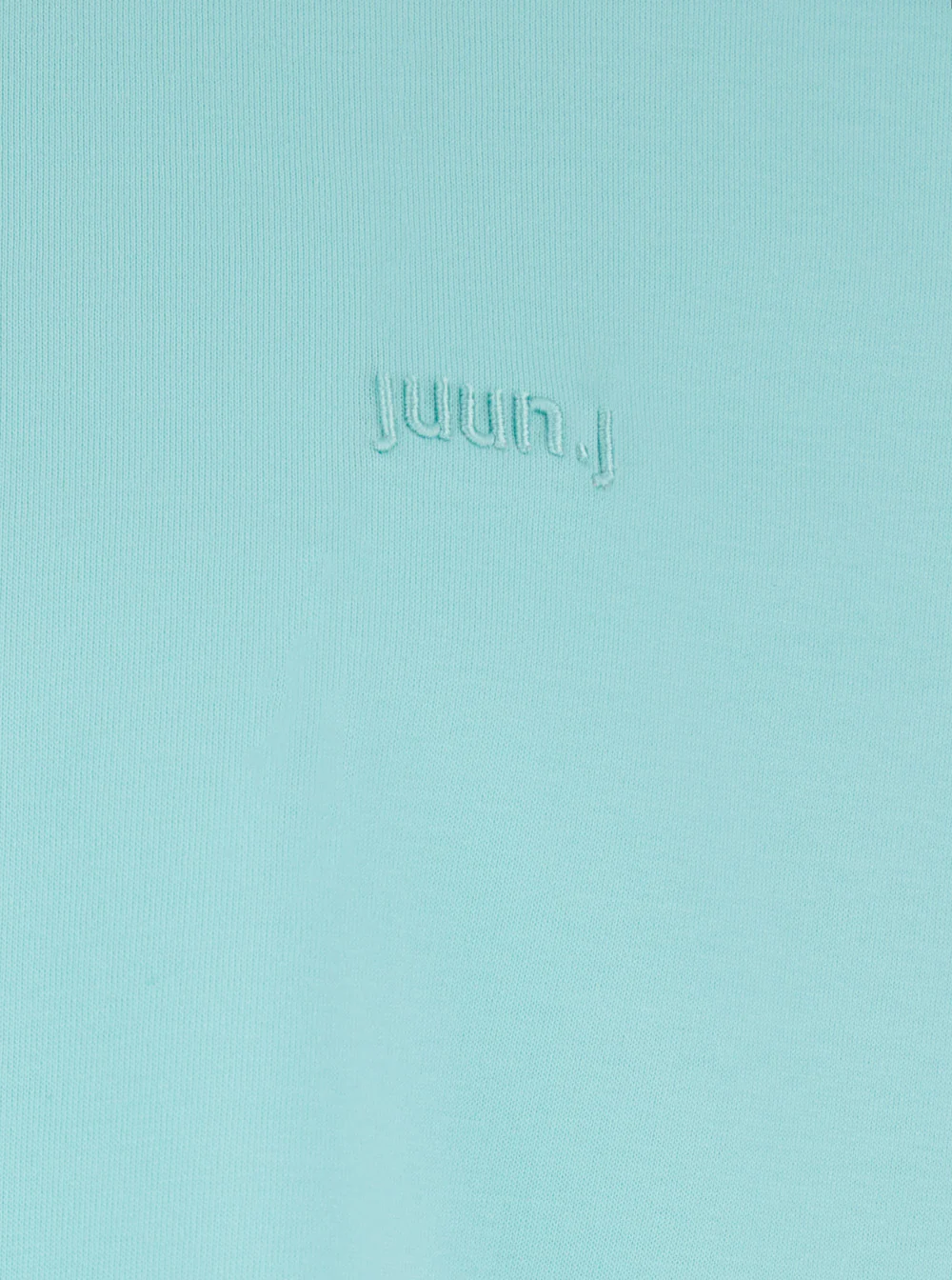 Camiseta Light Blue Juun.J com Logotipo Bordado na Frente e Estampa nas Costas em Camisetas de Homem Camisetas Polo Camiseta Light Blue Juun.J com Logotipo Bordado na Frente e Estampa nas Costas em Camisetas de Homem Camisetas Polo
