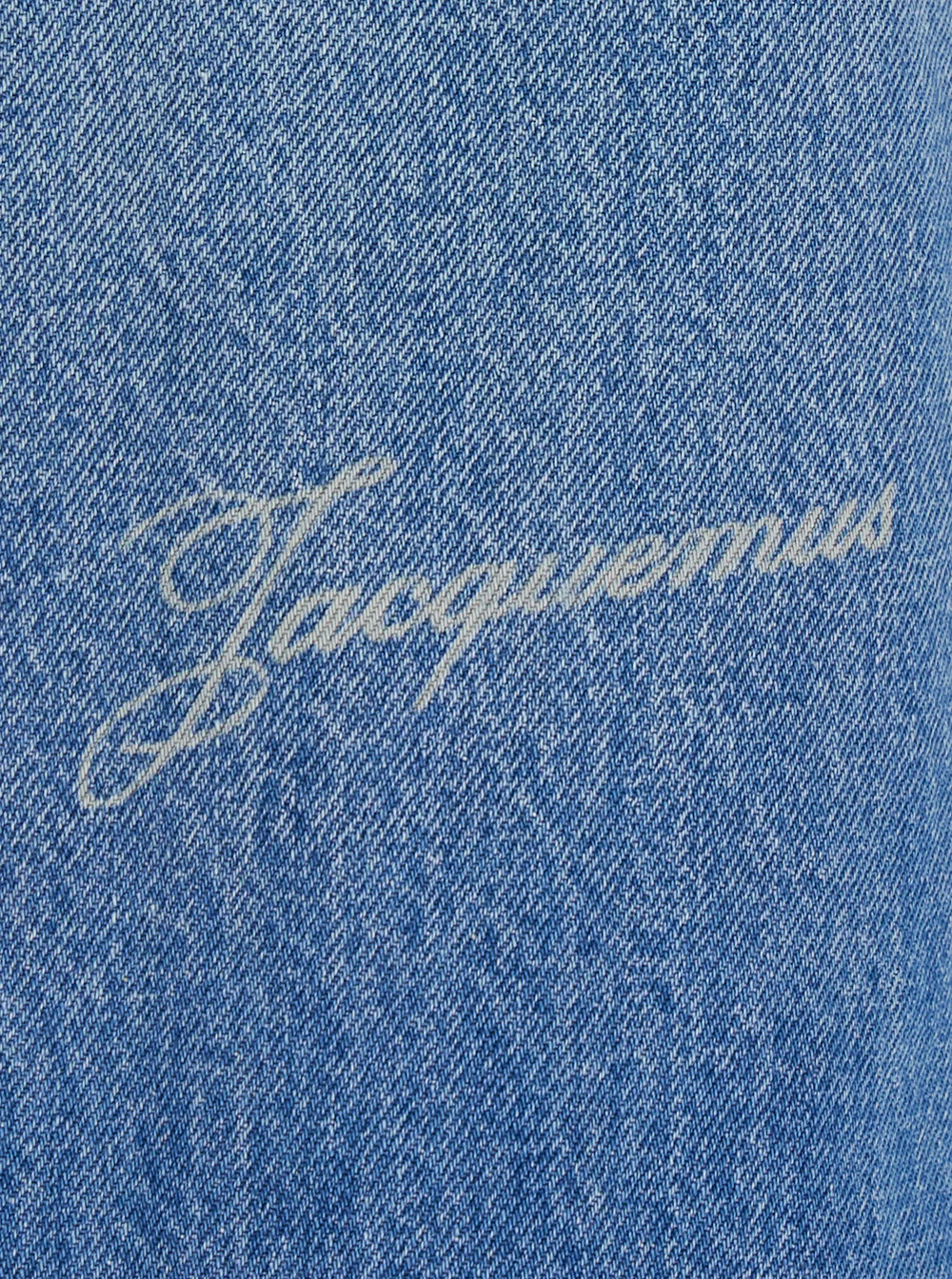 Camisa Azul Claro Jacquemus Simon com Gola Clássica e Bordado de Letras de Logotipo na Frente em Denim para Homens Blusas de Algodão Camisa Azul Claro Jacquemus Simon com Gola Clássica e Bordado de Letras de Logotipo na Frente em Denim para Homens Blusas de Algodão